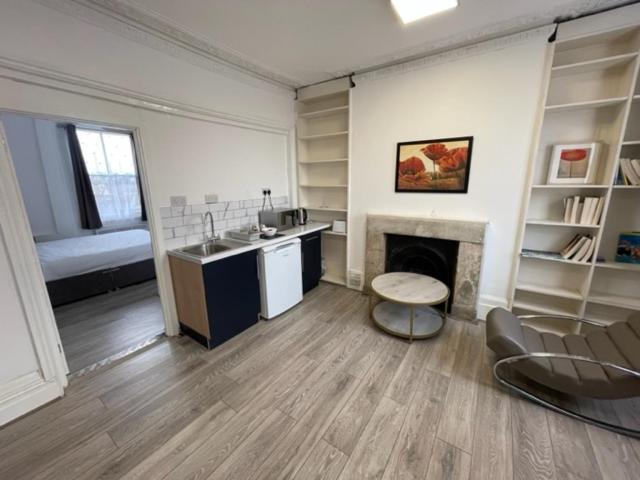Budget Bliss, W12, White City, Shepherd's Bush Market Pensão 3*