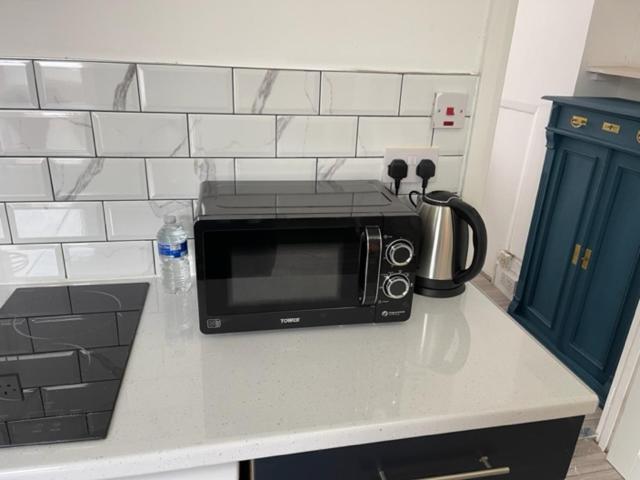 Pensão Budget Bliss, W12, White City, Shepherd's Bush Market 3*