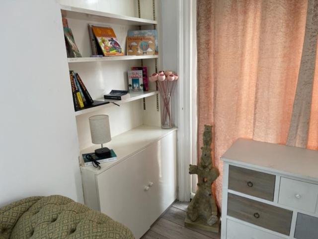 Budget Bliss, W12, White City, Shepherd's Bush Market 3* Londres